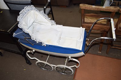 Lot 774 - A Triang child's pram