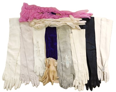 Lot 101 - A quantity of evening gloves, including...