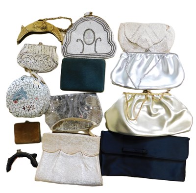Lot 117 - A quantity of assorted handbags and two...