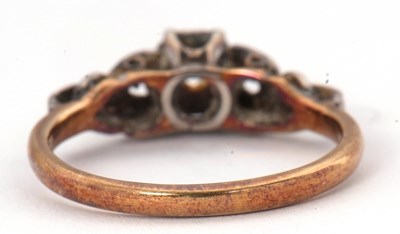 Lot 7 - A single stone diamond ring, the illusion...