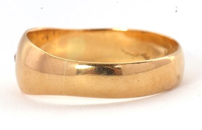 Lot 57 - A single stone diamond ring, with a gypsy set...