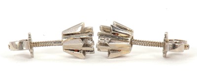 Lot 88 - A pair of 18ct diamond earstuds, the round...