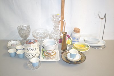 Lot 13 - Mixed Lot: Aynsley porcelain roses, various...