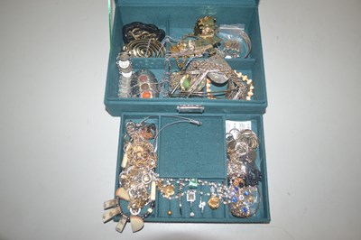 Lot 109 - Jewellery box containing a quantity of costume...