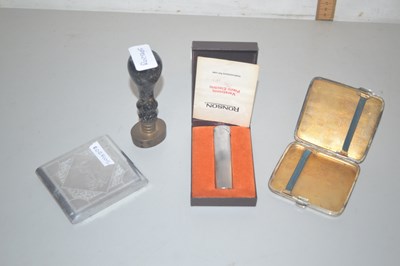 Lot 126 - A Ronson cigarette lighter with silver metal...