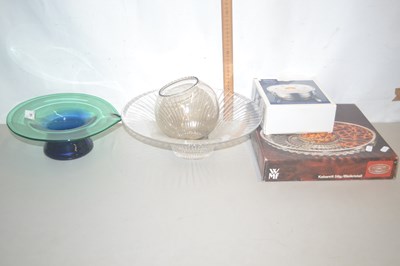 Lot 146 - Two large glass bowls and glass display hors d'...