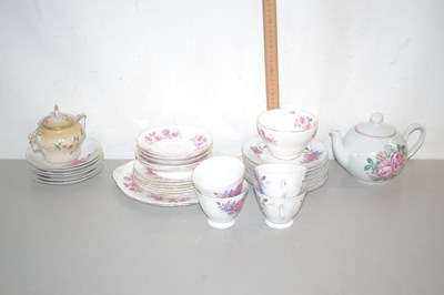 Lot 159 - Group of ceramic wares, tea wares