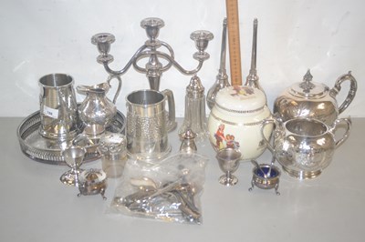 Lot 198 - Collection of plated wares, tankards,...