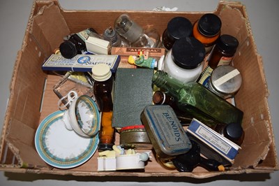 Lot 525 - Box containing a quantity of items including...