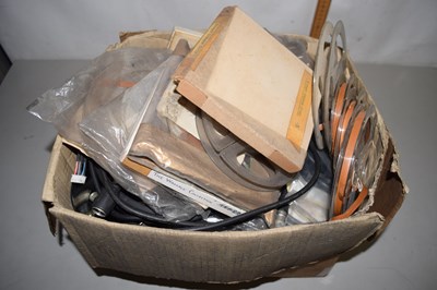 Lot 578 - Box containing a quantity of computer...