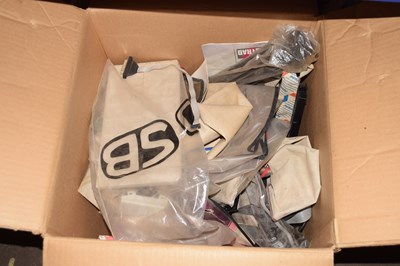 Lot 585 - Large box of various  vintage computing...
