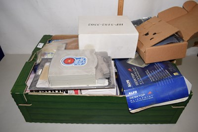Lot 619 - Large box of various vintage computing...