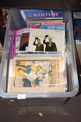 Lot 661 - Mixed box of various books, comics and ephemera