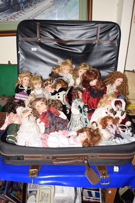 Lot 677 - A large suitcase of collectors dolls