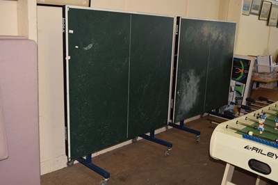 Lot 698 - A table tennis table