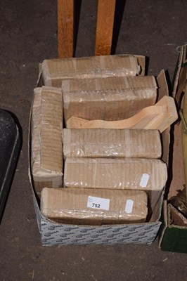 Lot 752 - A box of wooden shelf brackets