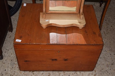 Lot 276 - Wooden storage box