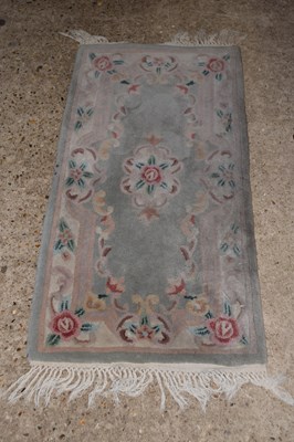 Lot 350 - A rug