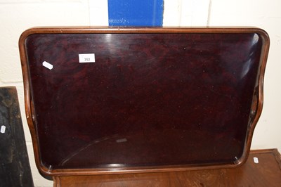 Lot 352 - A tray