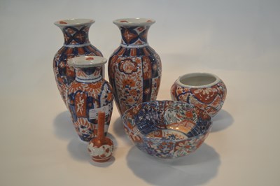 Lot 200 - A group of Japanese porcelain Imari wares...