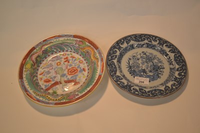 Lot 208 - An 18th Century Chinese plate with blue and...