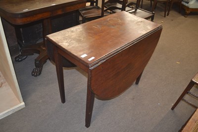 Lot 502 - An early 19th Century mahogany oval drop leaf...
