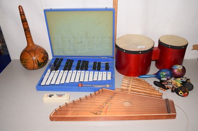 Lot 29 - Mixed Lot: Various musical instruments to...