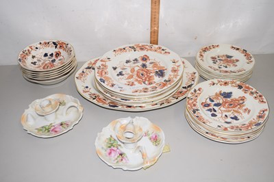 Lot 169 - A quantity of Wedgwood floral decorated dinner...