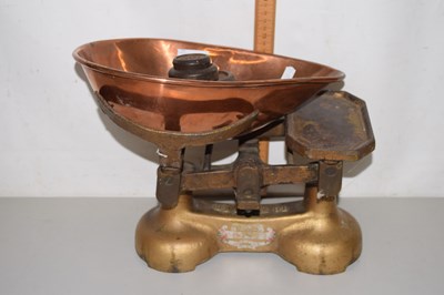 Lot 181 - Vintage scales and weights