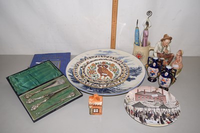 Lot 182 - Mixed Lot: Modern Delft wall plate, various...