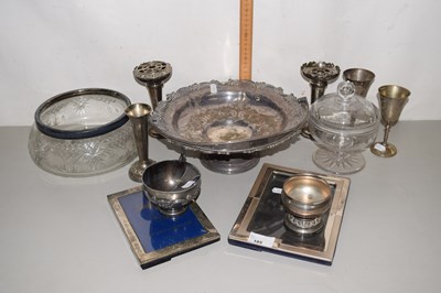 Lot 185 - Mixed Lot: Silver plated table basket, photo...