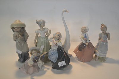 Lot 292 - A quantity of Lladro and other Lladro type...
