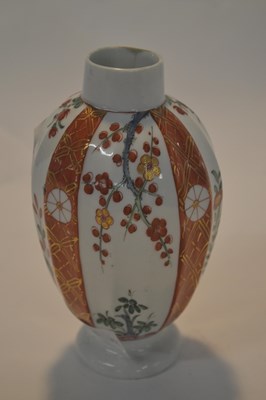 Lot 331 - An 18th Century Worcester porcelain tea caddy...
