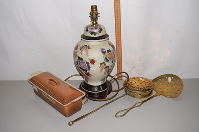 Lot 509 - Mixed Lot: Table lamp Le Crueset dish and...
