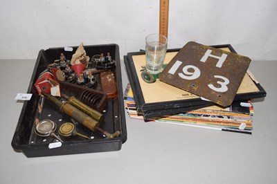Lot 530 - Assorted automobilia and reference