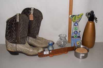Lot 544 - A pair of cowboy boots and other items