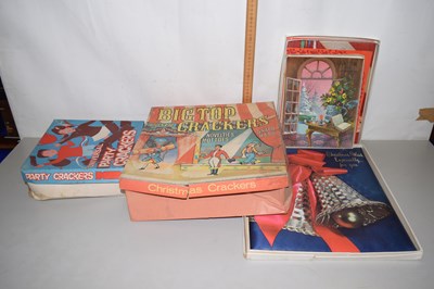 Lot 101 - Mixed Lot: Boxes of vintage Christmas crackers,...