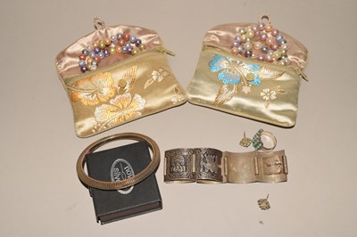 Lot 135 - Mixed Lot: White metal bracelet and other...