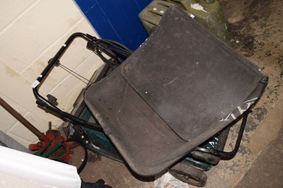 Lot 870 - A lawnmower