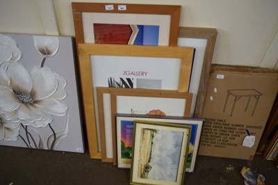 Lot 709 - MIXED LOT : MODERN PRINTS AND PICTURE FRAMES...