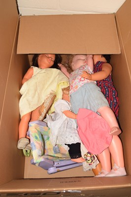 Lot 883 - Box of large size dolls