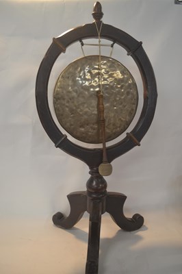 Lot 520 - A 20th Century brass and oak framed dinner...