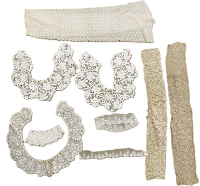 Lot 152 - A quantity of assorted antique and vintage...
