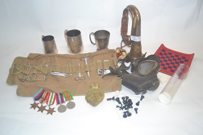 Lot 409 - Box: assorted items of militaria including...