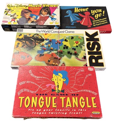 Lot 304 - Amixed lot of vintage games (all complete), to...