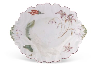 Lot 74 - A Chelsea red anchor small silver shaped dish...