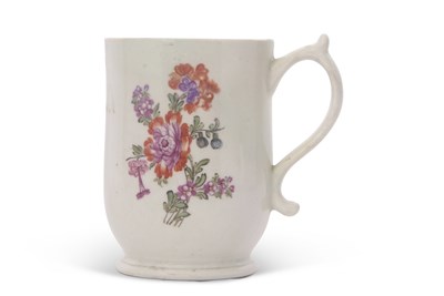 Lot 75 - A Lowestoft porcelain tankard painted by the...