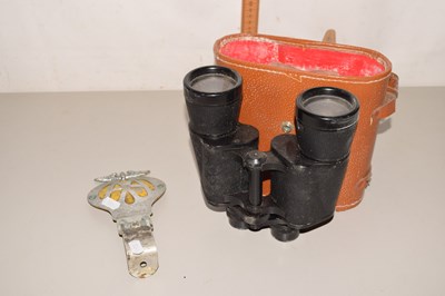 Lot 39 - A vintage AA badge together with a pair of...
