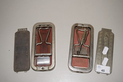 Lot 45 - Two vintage boxed razors