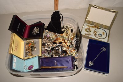 Lot 89 - Large box of mixed costume jewellery